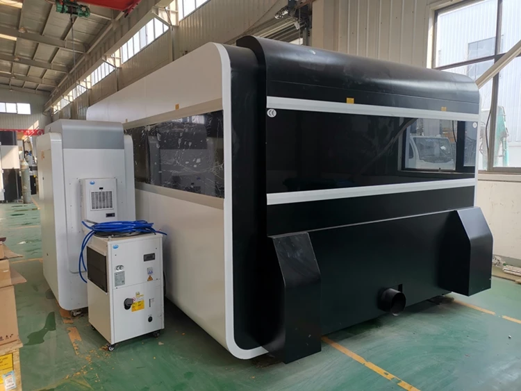 如何选择适合光伏材料的激光加工设备