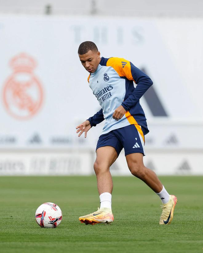 皇家马德里备战下场比赛，士气高昂备战