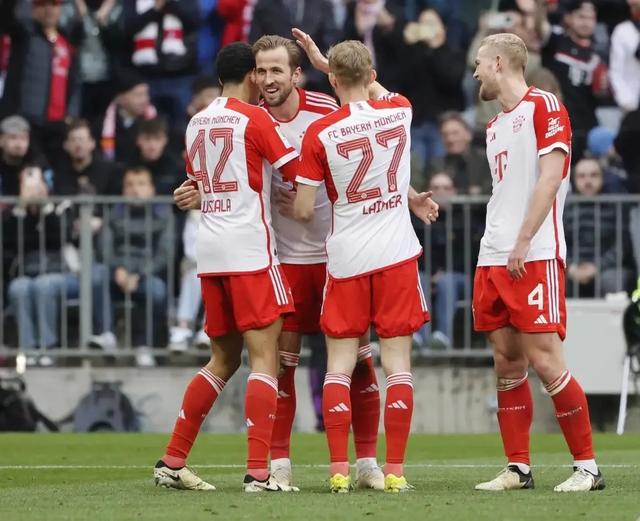 多特蒙德主场击败诺瓦拉，比赛胜负鲜明