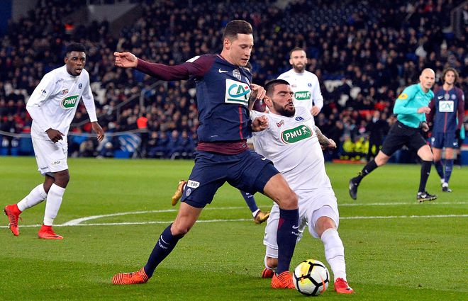 多特蒙德主场击败诺瓦拉，比赛胜负鲜明