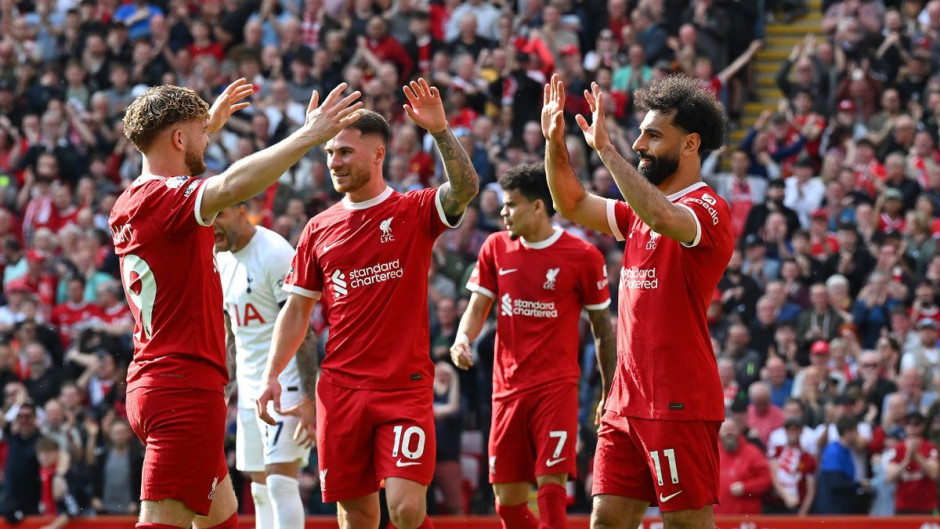 利物浦对阵南安普顿：英超劲旅对决