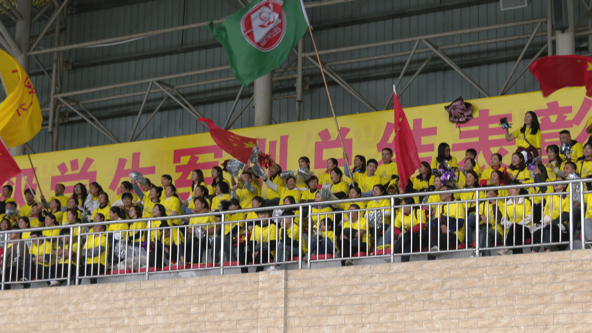 比赛气氛热烈,球队整体表现出色 比赛气氛热烈,球队整体表现出色