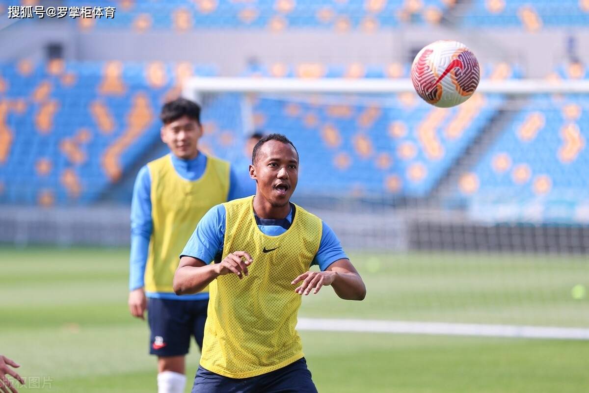 孙可精妙传球,上海绿地申花客场赢球 孙可精妙传球,上海绿地申花客场赢球